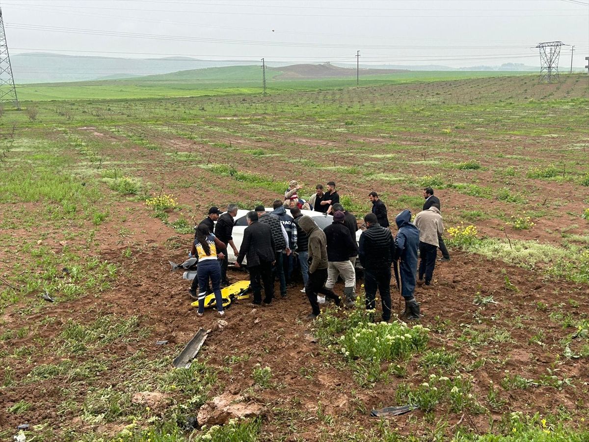 SİİRT’TE FECİ KAZA: 2 ÖLÜ, 3 YARALI