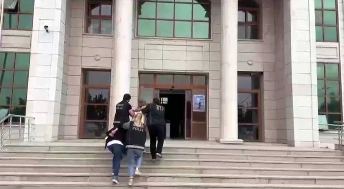 GENCİ SOKAK ORTASINDA ZOMBİYE DÖNÜŞTÜREREK ZEHİRLEYEN ŞAHISLAR YAKALANDI