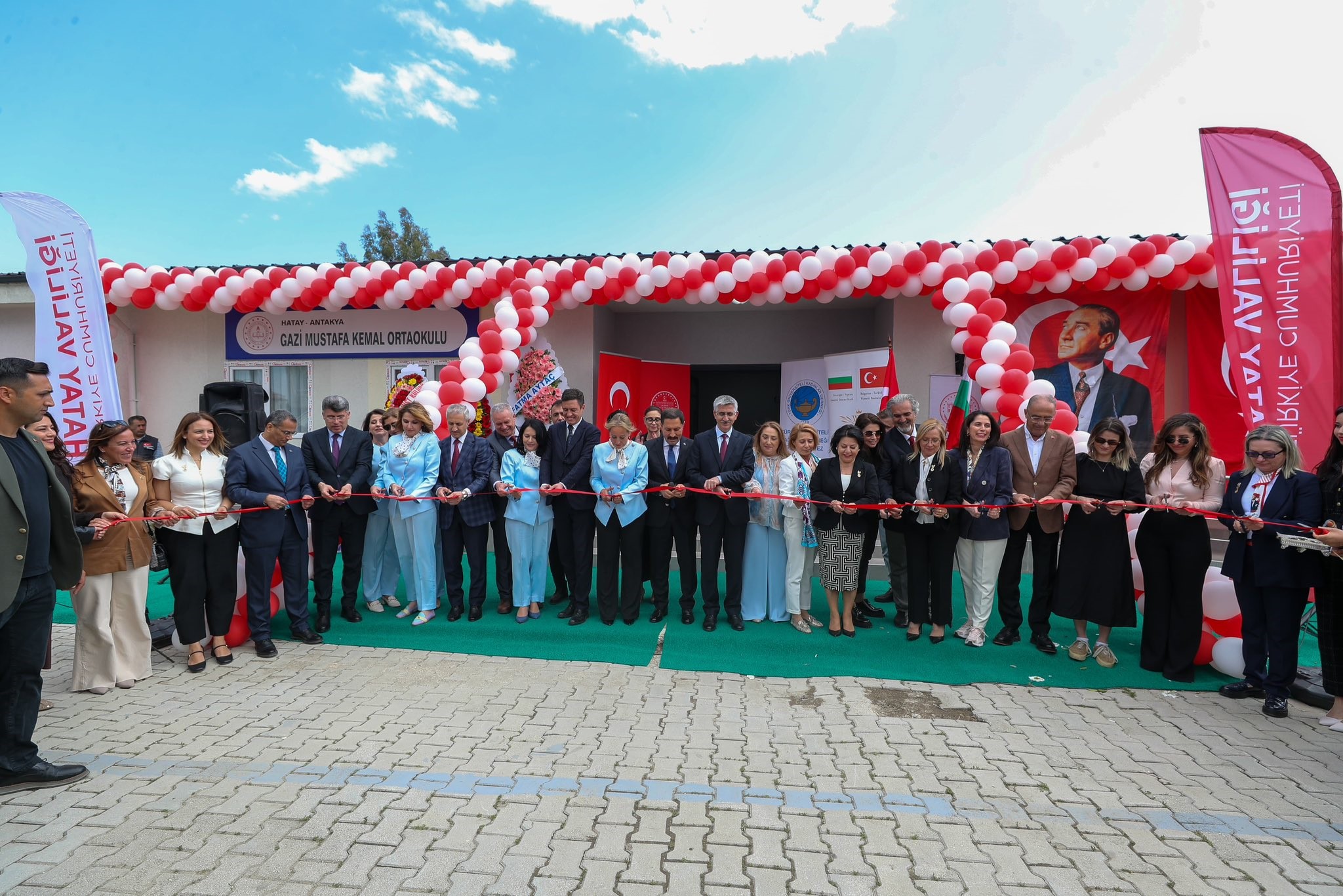 HATAY’DA DEPREMİN ARDINDAN İNŞA EDİLEN 232’İNCİ OKULUN AÇILIŞI GERÇEKLEŞTİRİLDİ