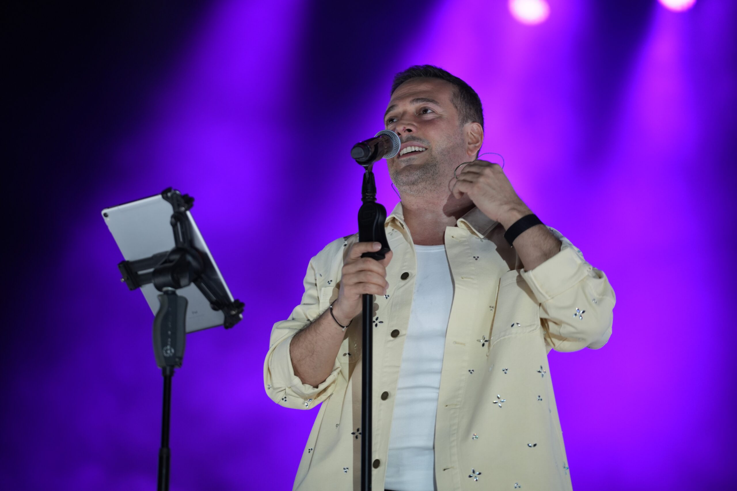 MERSİN KÜLTÜR YOLU FESTİVALİ’NDE OĞUZHAN KOÇ RÜZGARI ESTİ