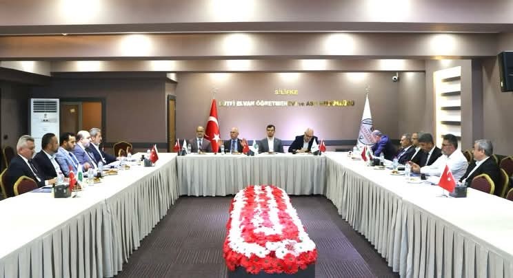 SİLİFKE’DE İLÇE MÜFTÜLERİ TOPLANTISI GERÇEKLEŞTİRİLDİ