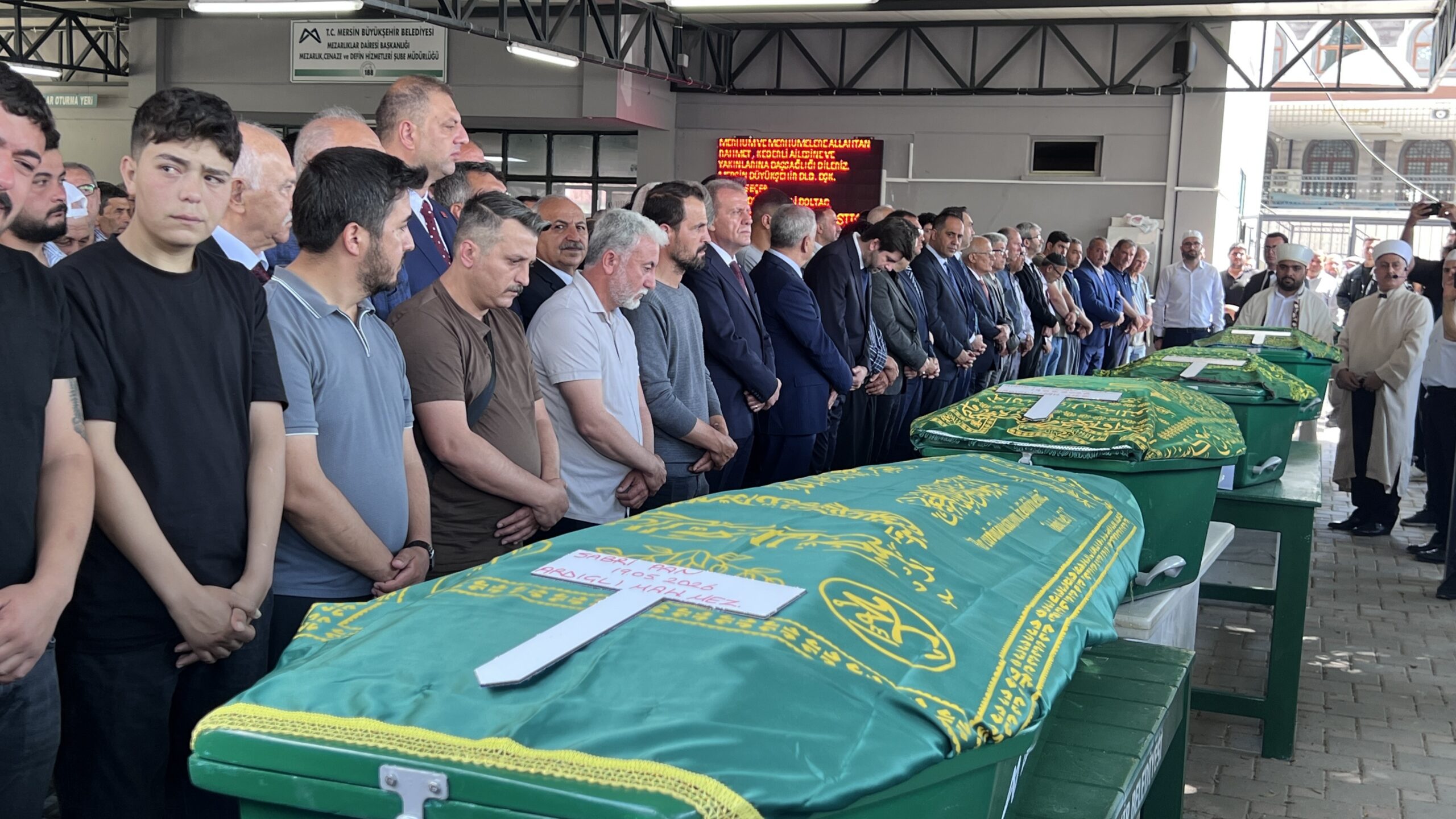 MERSİN’DEKİ VAHŞETTE HAYATINI KAYBEDENLERİN CENAZE NAMAZI KILINDI