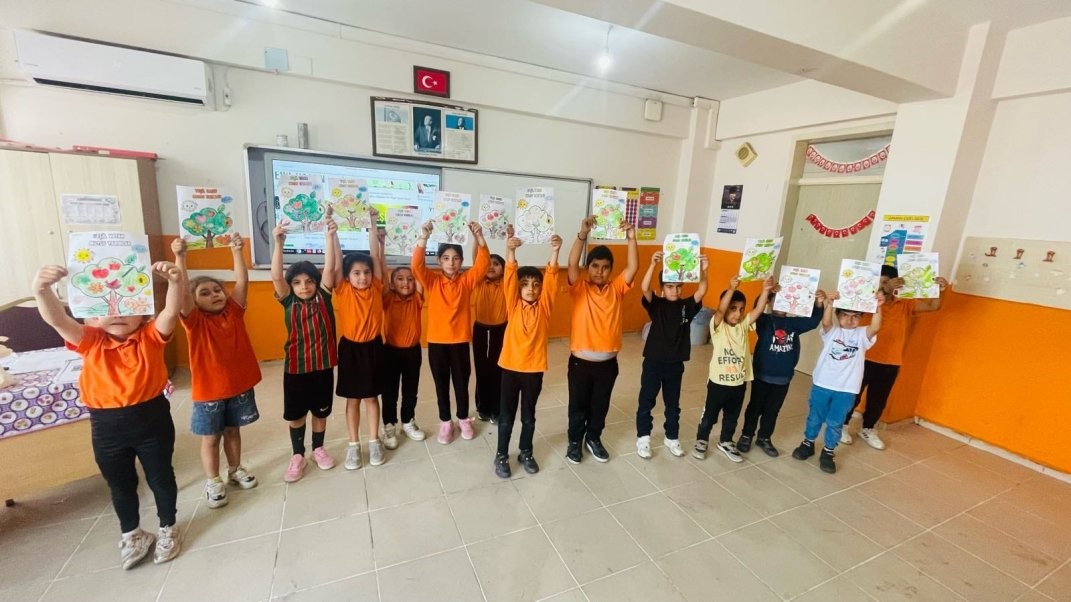 MERSİN’DE OKULLARDA İLK DERS ‘YEŞİL VATAN’ OLDU