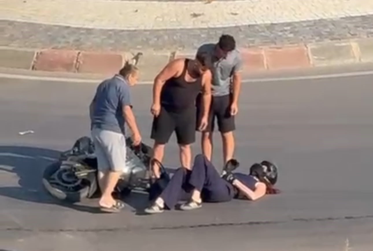 Tır ile motosiklet çarpıştı: 1 yaralı.