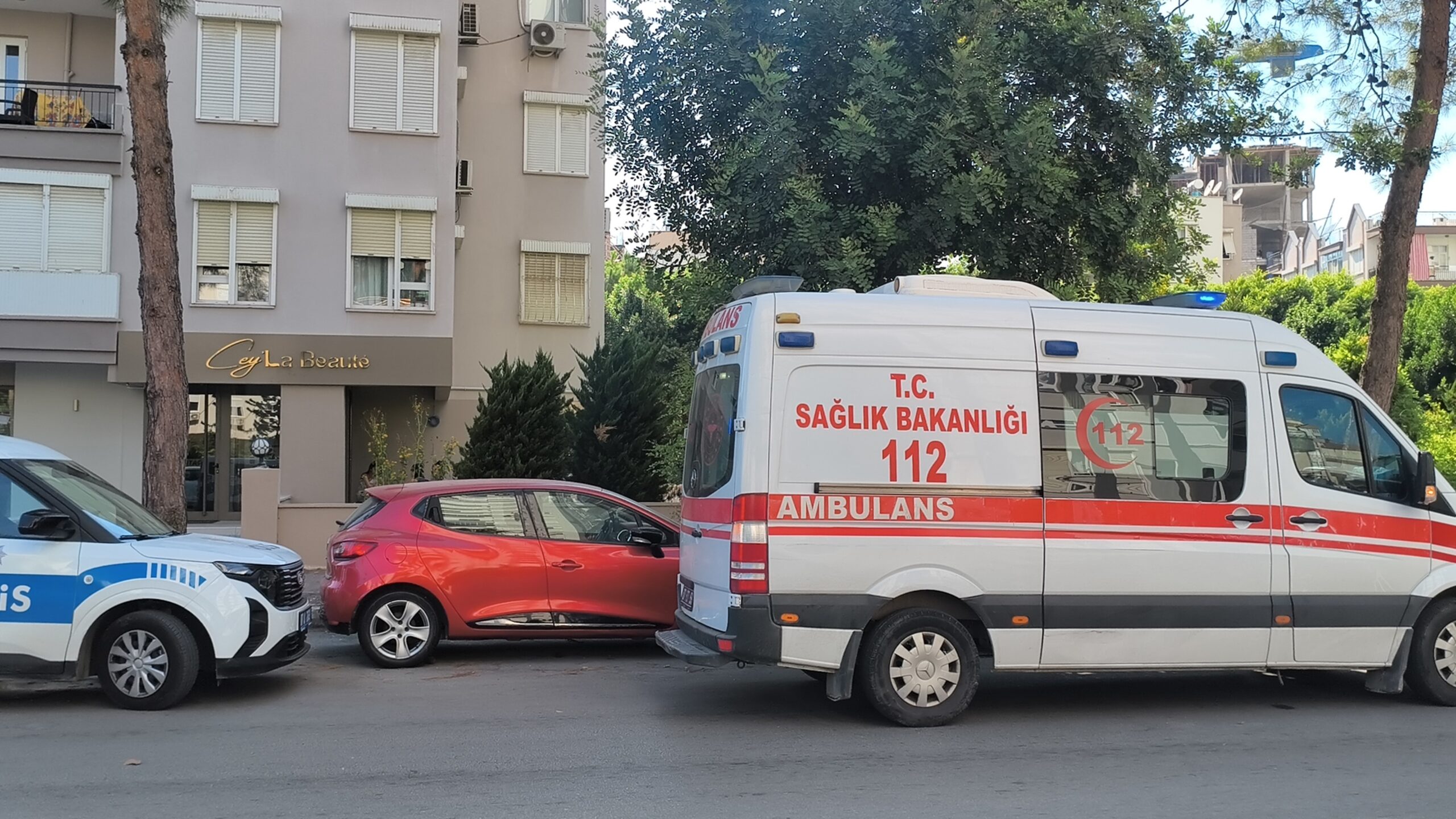Antalya’da yaşlı anne ve kızı aynı evde ölü bulundu