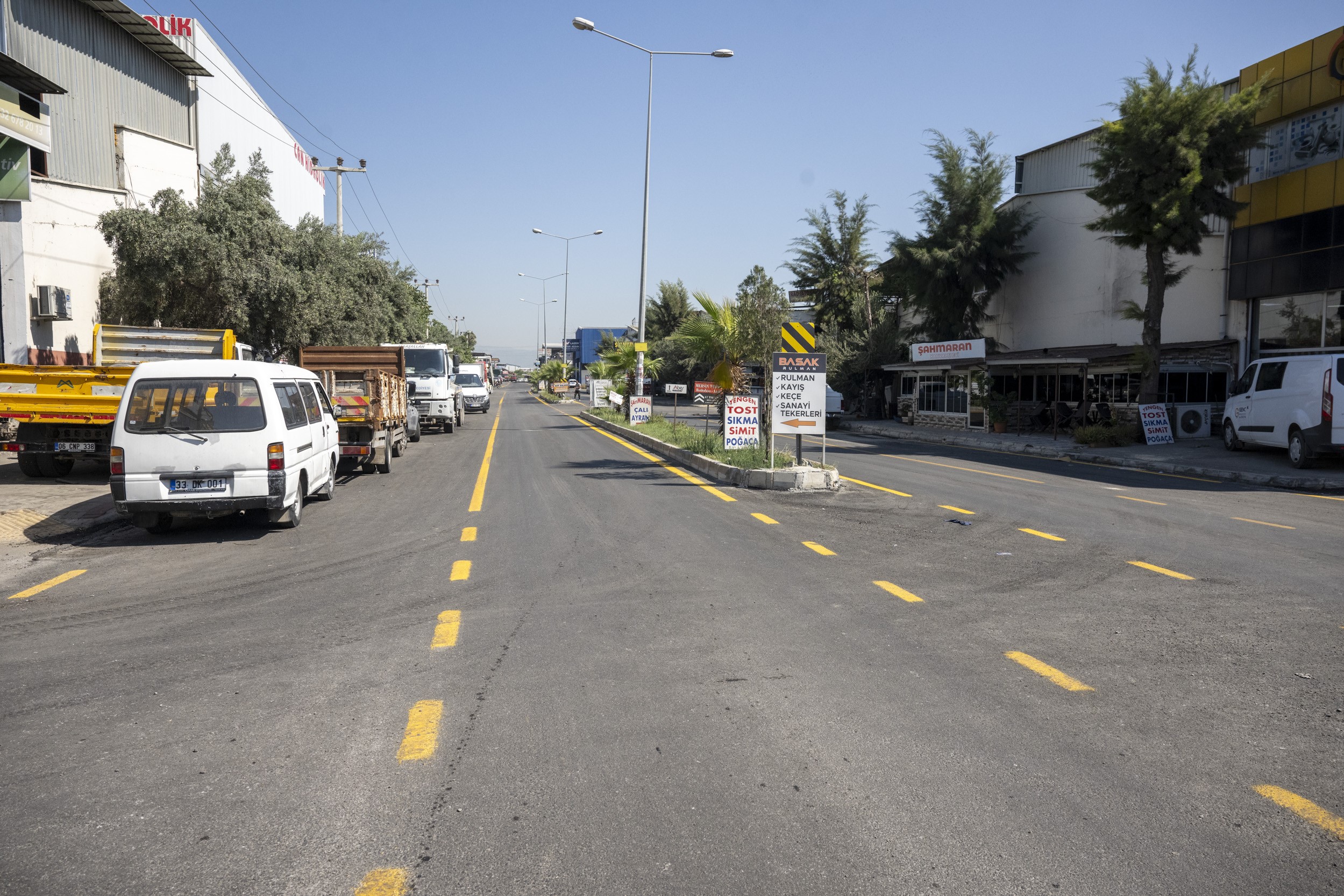 Mersin’de sanayi sitesinin 20 yıllık yolları yenilendi