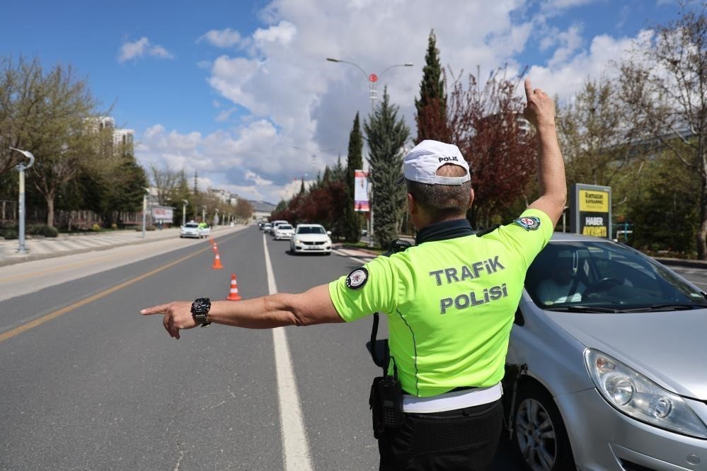 Düzce’de 187 araç trafikten men edildi