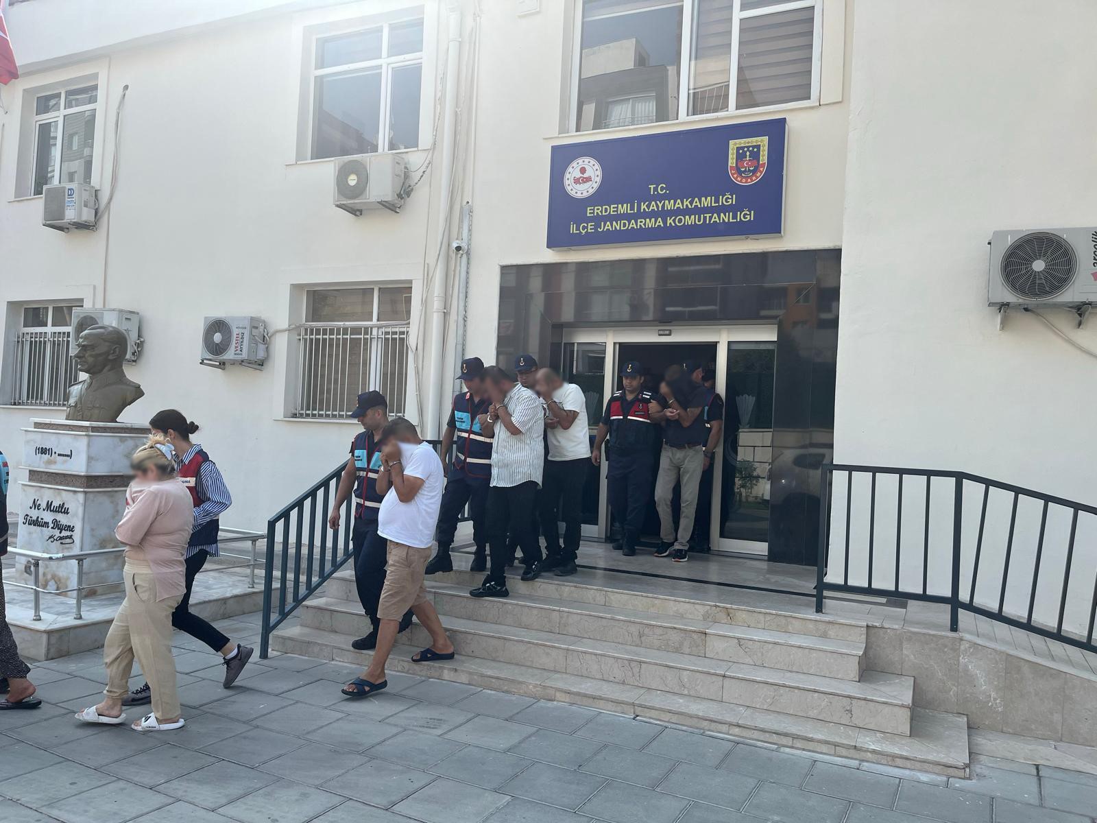 Mersin’de fuhuş operasyonu: 5 tutuklama